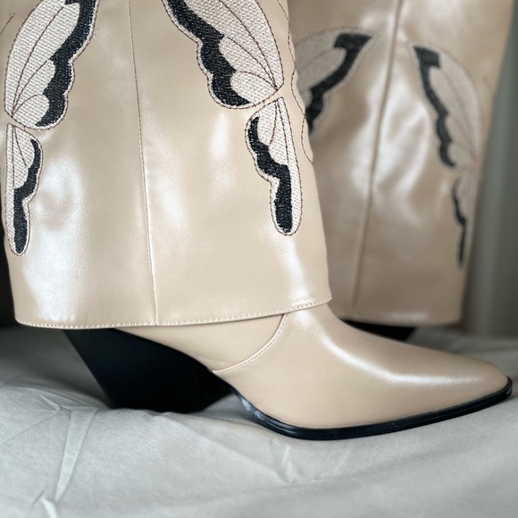 NWOT Western Cream Butterfly Embroidered Women's Boots - Picture 3 of 11